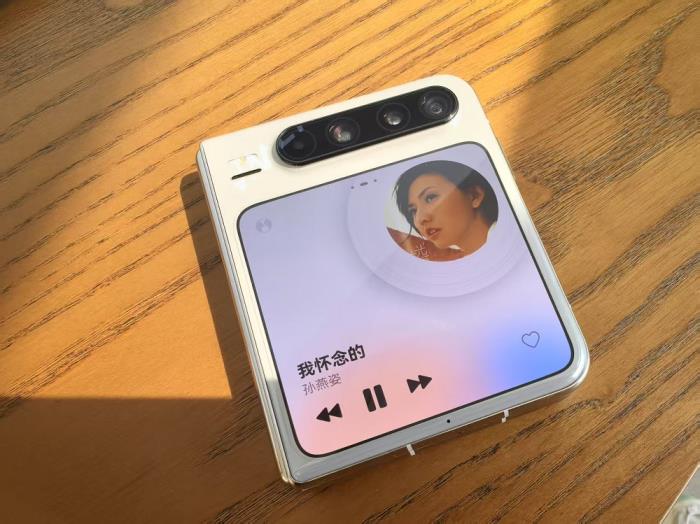 內(nèi)屏闊感沉浸，外屏便捷瀏覽！華為Pura X堪稱看視頻、刷新聞神器