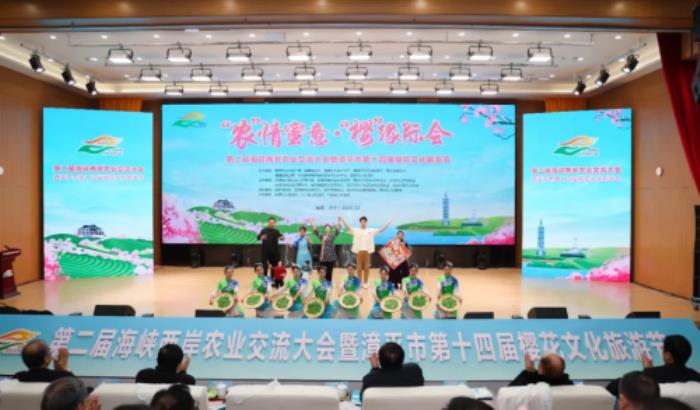 以光載道，鑄造行業(yè)標(biāo)桿！itc保倫股份舞臺(tái)燈光系統(tǒng)榮膺“燈光舞臺(tái)十大品牌”！
