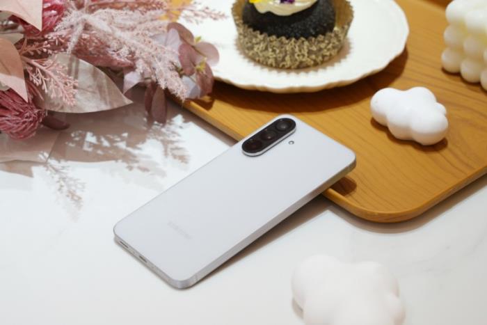 三星Galaxy A56 5G：用AI與影像打造完美假日體驗(yàn)