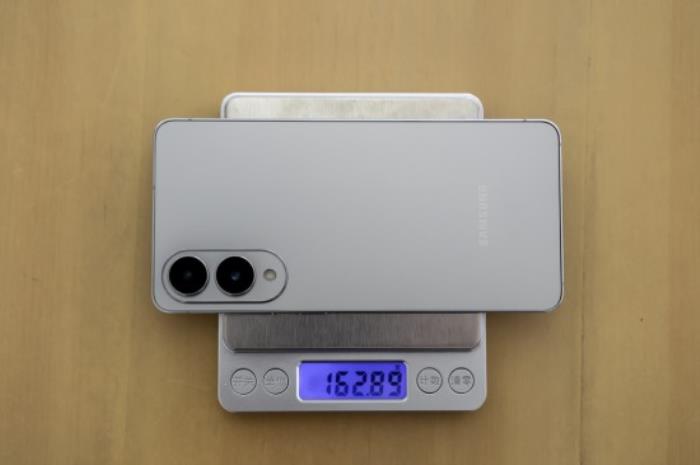 以輕薄為基準(zhǔn) 三星Galaxy S25 Edge重構(gòu)智能手機體驗
