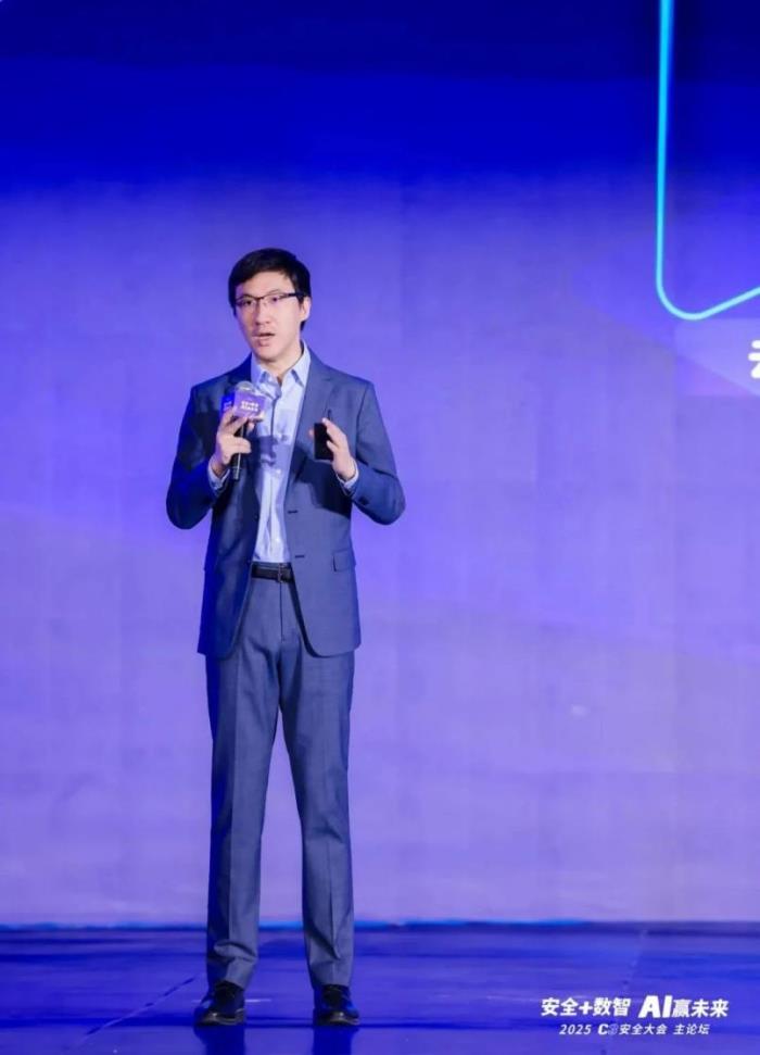“云網(wǎng)數(shù)智安”融合共生！亞信科技、亞信安全助力百行千業(yè)全要素轉(zhuǎn)型