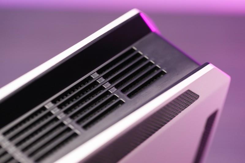 “跟上AI時代”？不，我就是時代！磐鐳YO1 AMD銳龍AI Max+395桌面AI超算中心