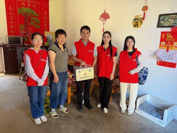 科技蘊(yùn)溫情，善意滿巢湖！驍柔集團(tuán)“E家人”送健康公益行動(dòng)首站正式啟動(dòng)！