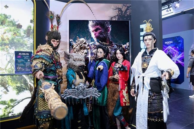 海信電視E8Q Pro燃爆2025 ChinaJoy，三大硬核技術(shù)重塑影游視界