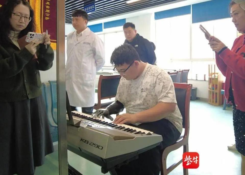 “裝上這只手，我又能和世界握手了”丨全國肢殘人活動日